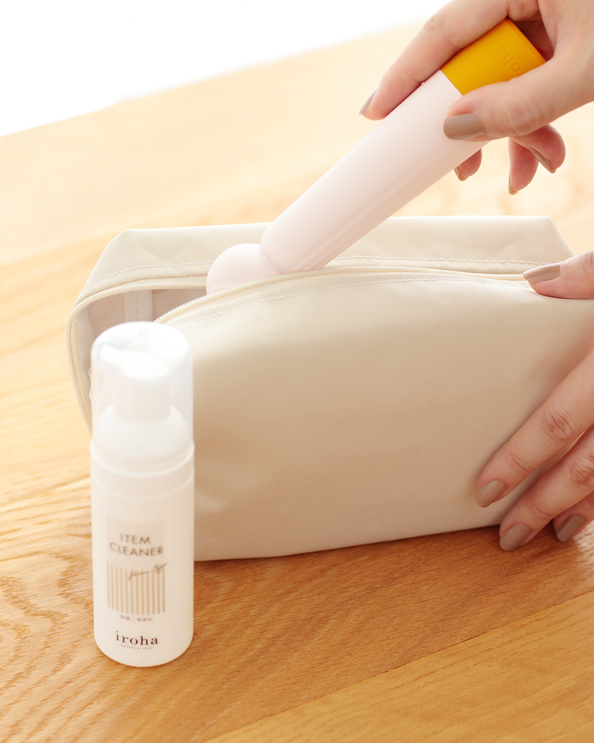 iroha ITEM CLEANER pouch
